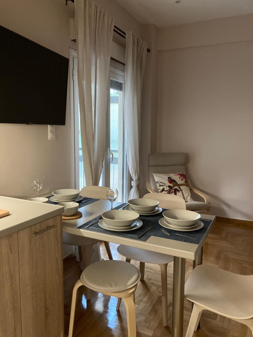 Seating area, Dining area