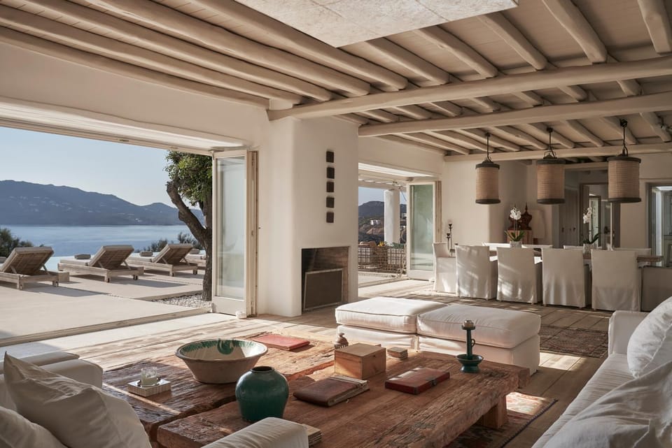 Seating area, Dining area, Swimming pool
