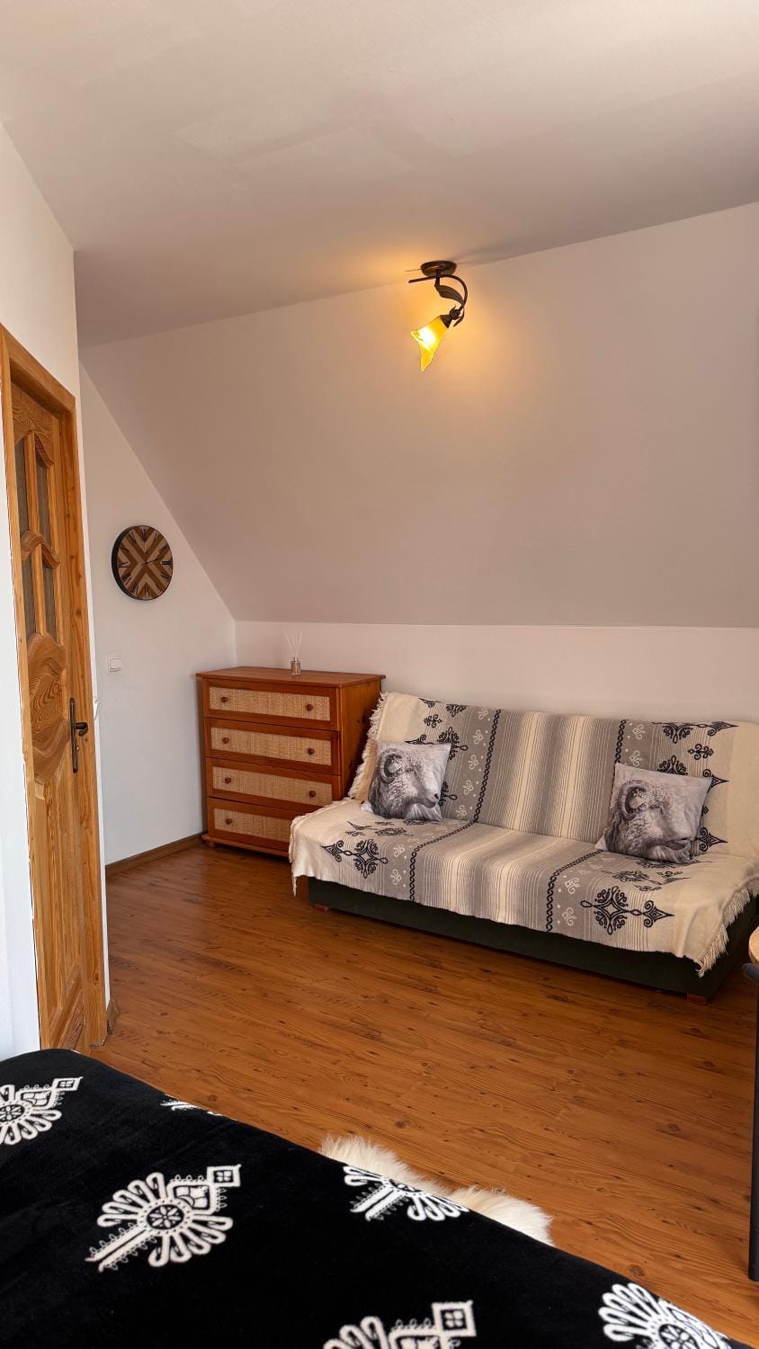 Bed, Photo of the whole room, Seating area, Bedroom