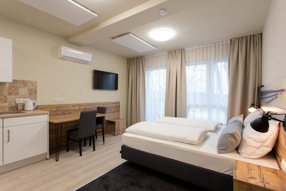 TV and multimedia, Kitchen or kitchenette, Living room, Photo of the whole room, Seating area