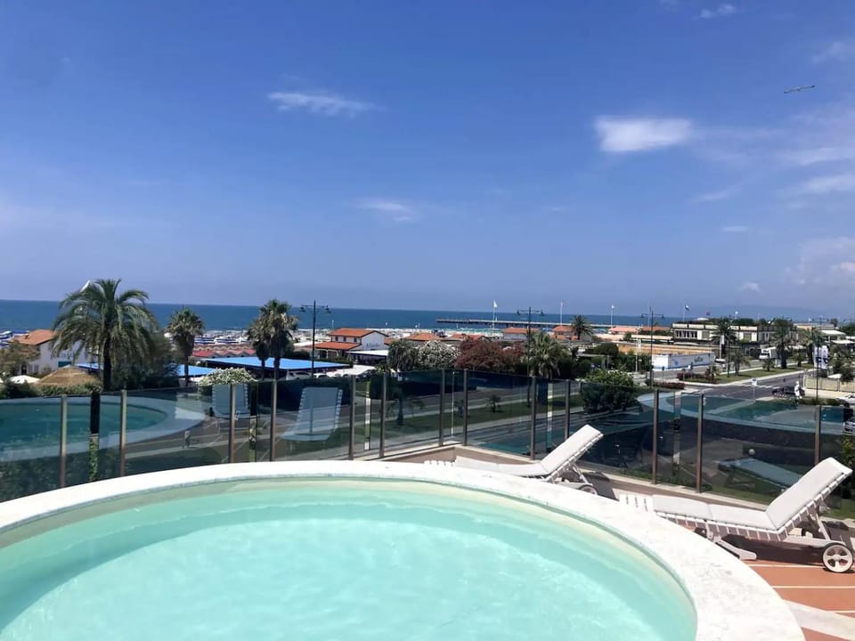 Property building, Swimming pool, Breakfast