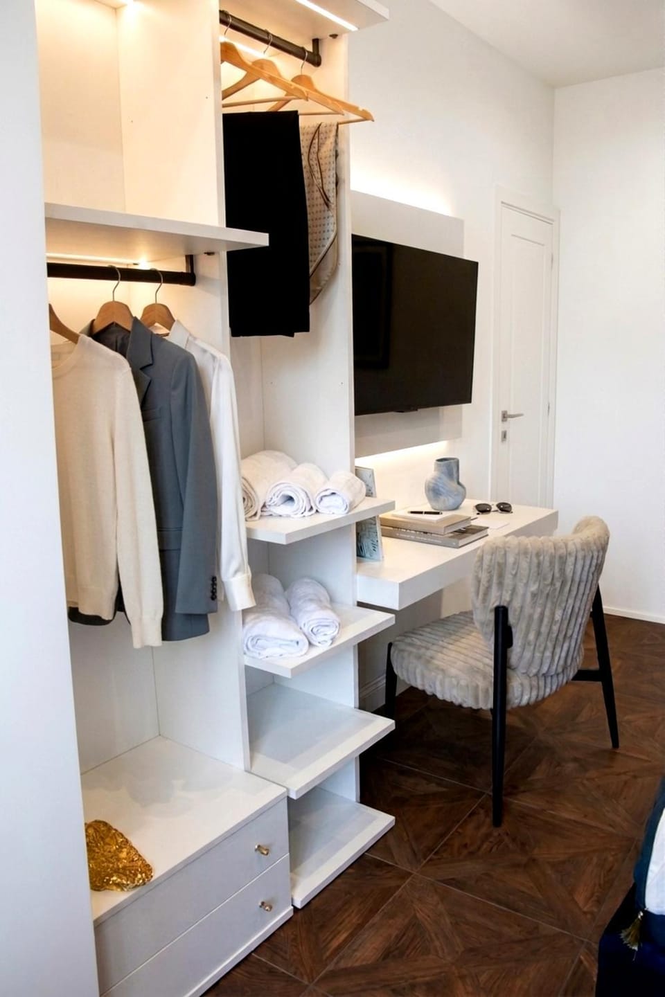 Bedroom, wardrobe