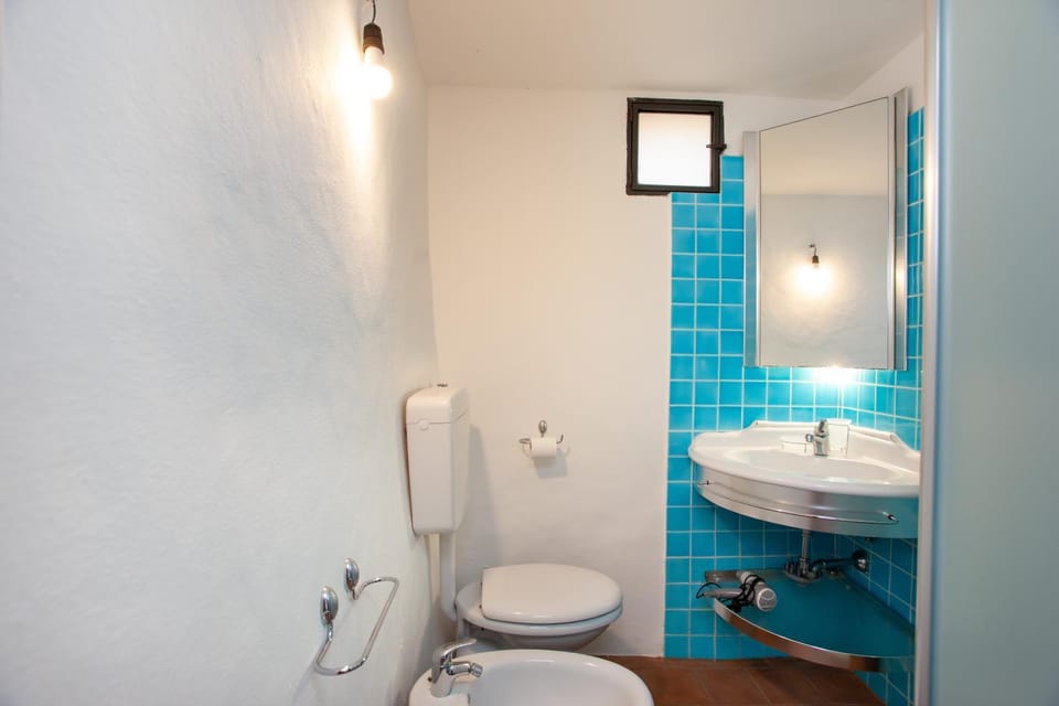 Bathroom, Living room