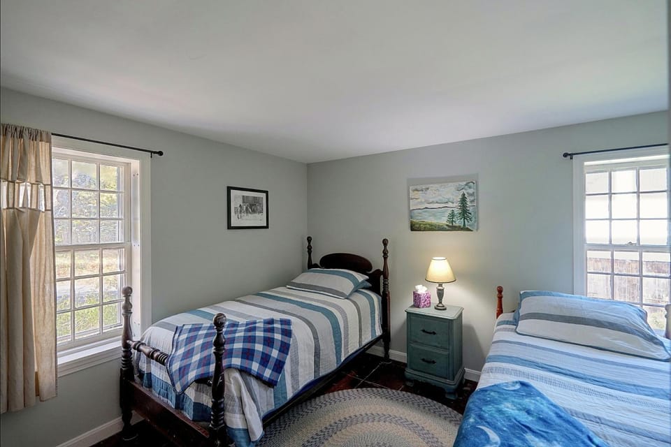4BR Group Getaway on the Chickley River House in Berkshires