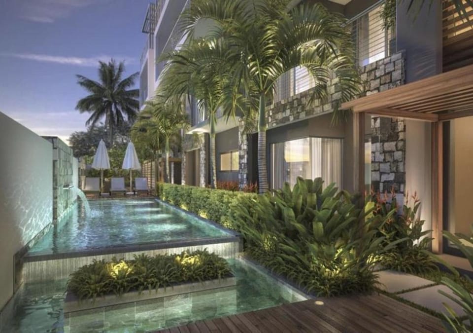 Property building, Swimming pool, Swimming pool