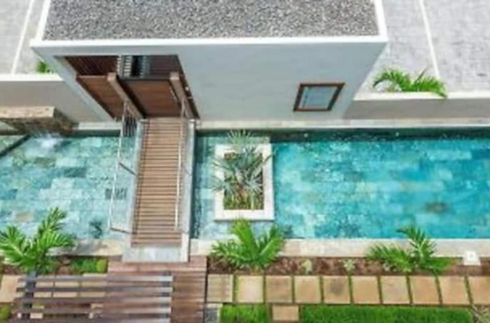 Pool view, Swimming pool