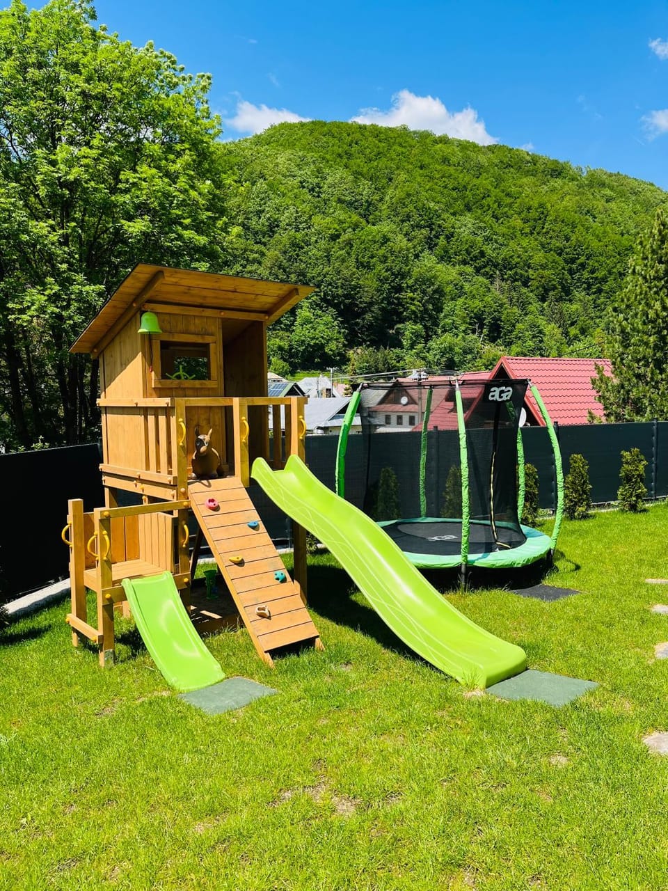 CHALETY MÝTO POD ĎUMBIEROM Chalet in Slovakia