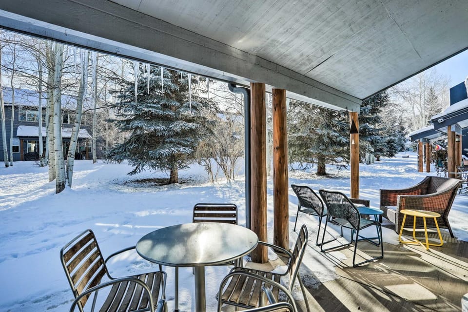Cozy Vail Valley Townhome - Walk to Riverwalk! House in Edwards
