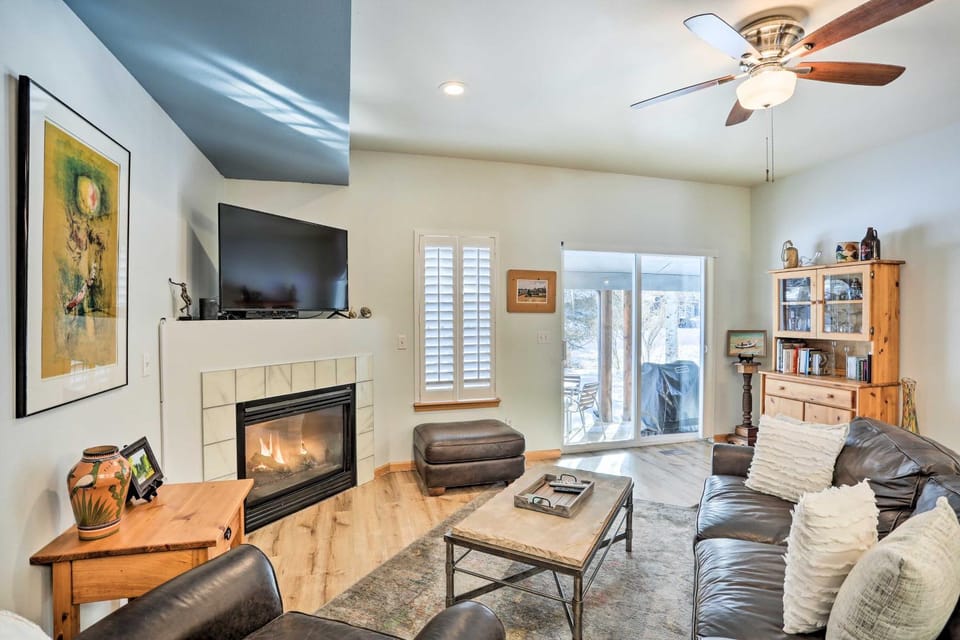 Cozy Vail Valley Townhome - Walk to Riverwalk! House in Edwards
