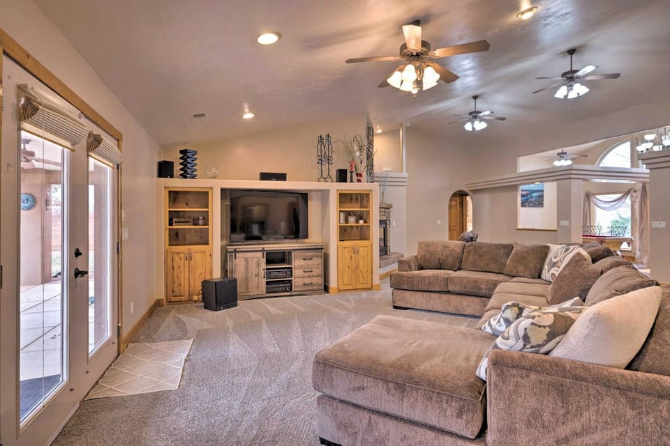 Hurricane Home w/ Pool & Spa ~ 25 Mi to Zion! House in Hurricane