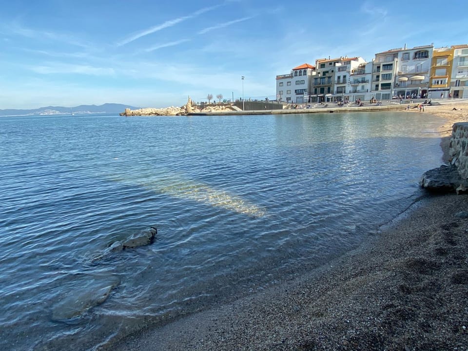Neighbourhood, Natural landscape, Beach