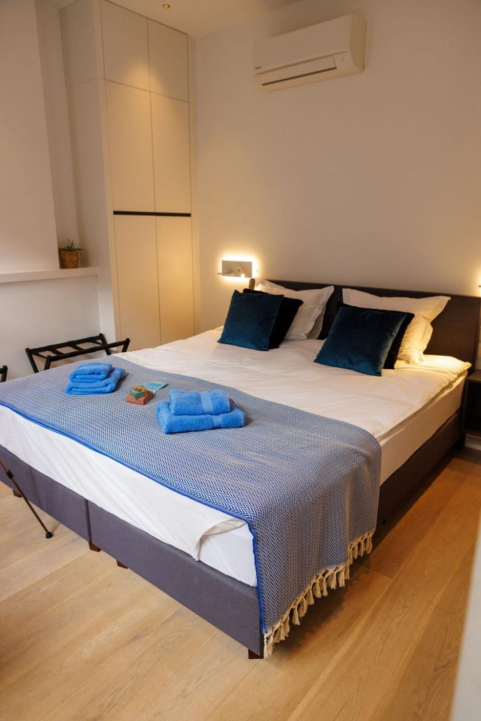 Bed, Photo of the whole room, Bedroom, towels, air conditioner