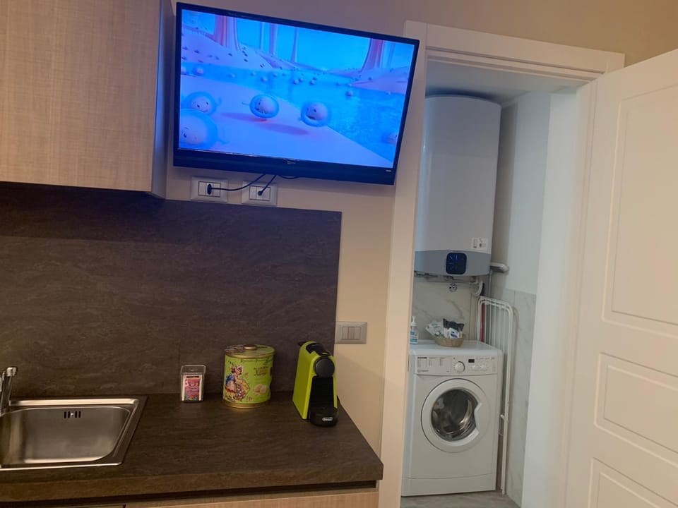 Communal lounge/ TV room, Coffee/tea facilities, Kitchen or kitchenette