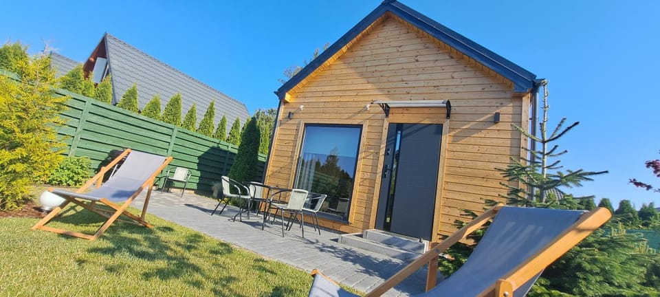 Property building, Day, Natural landscape, Garden, Garden view, sunbed