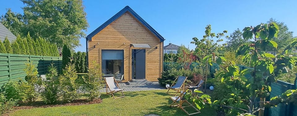 Property building, Facade/entrance, Day, Garden, Garden, Balcony/Terrace, Balcony/Terrace, Garden view