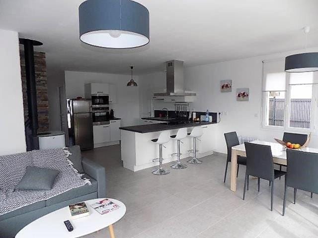 Kitchen or kitchenette, Living room, Seating area, Dining area, dishwasher, minibar, pet friendly, stove, toaster