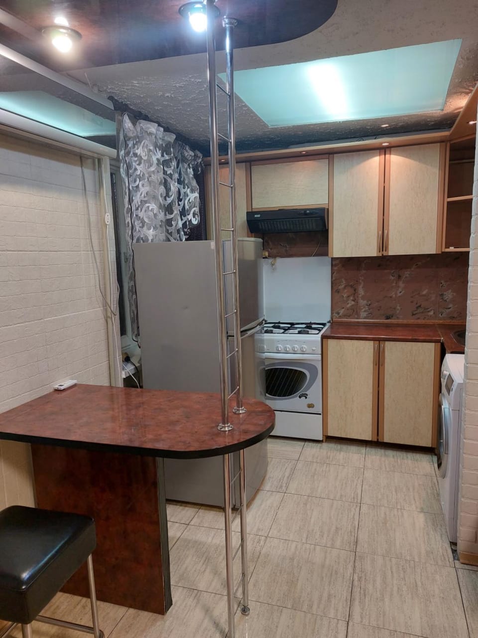 Kitchen or kitchenette, oven, pet friendly, stove, washing machine, dryer