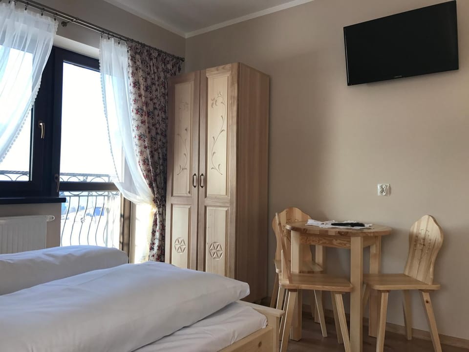 Bed, TV and multimedia, Balcony/Terrace, Balcony/Terrace, Photo of the whole room, Bedroom