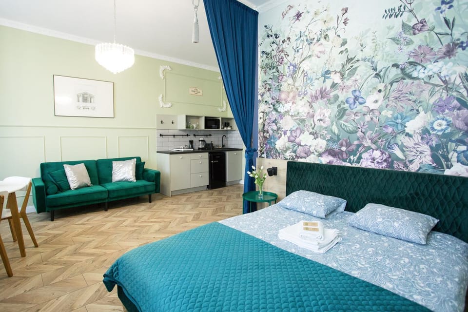 Bed, Living room, Photo of the whole room, Bedroom