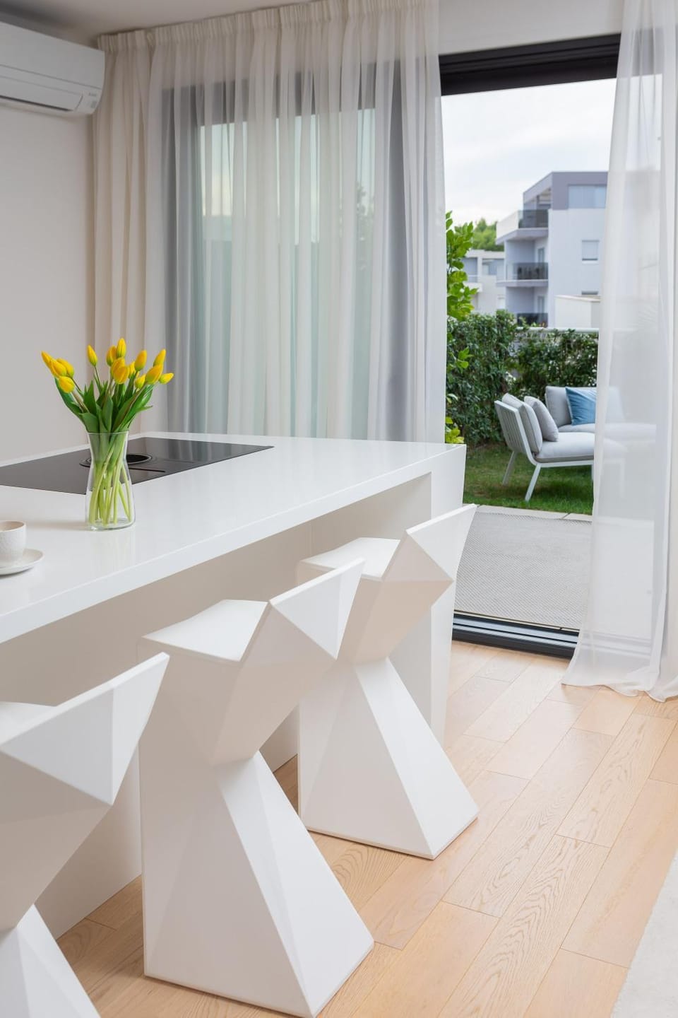 New LUXURY apartment with sea view and PRIVATE heated pool, 50m from the beach Apartment in Split