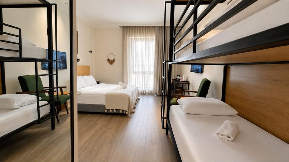 Bed, Coffee/tea facilities, bunk bed, towels