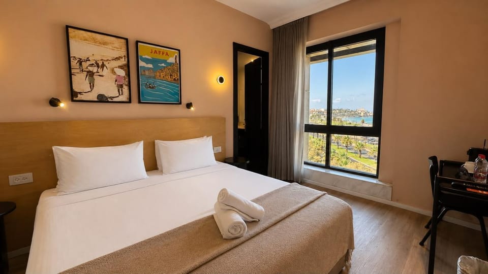Bed, Bedroom, Sea view