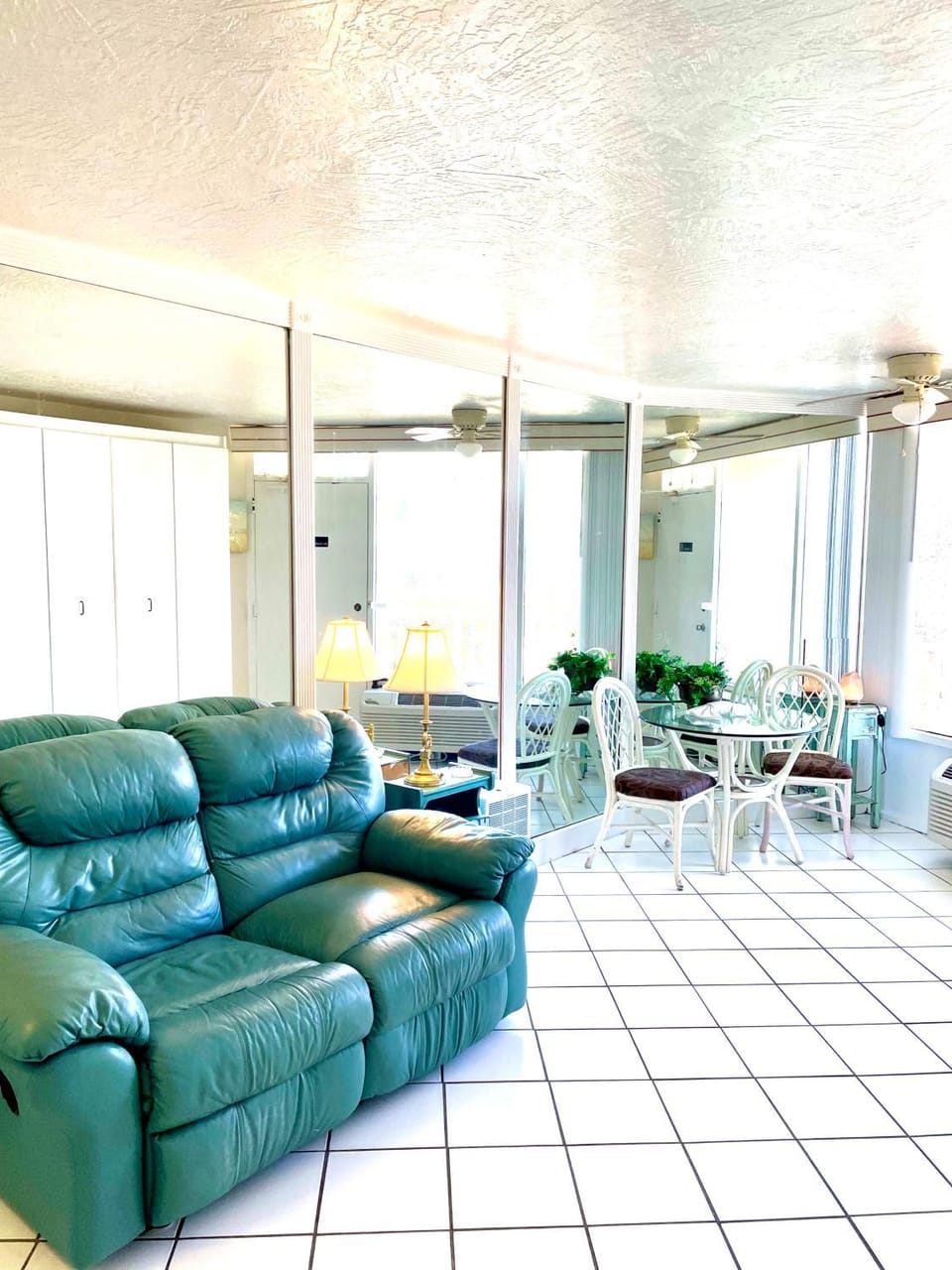 Sandy Shores - Ocean view At Symphony Beach Club! House in Ormond Beach