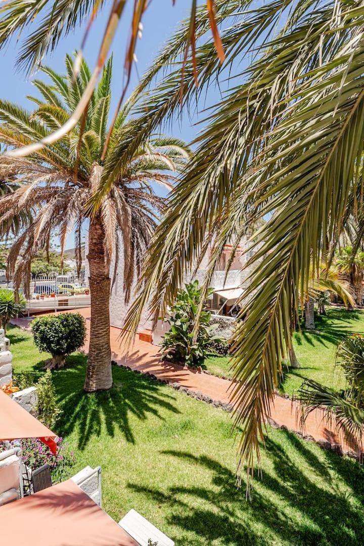 Canarian blue Suite tropical garden view & Pool Apartment in Costa del Silencio