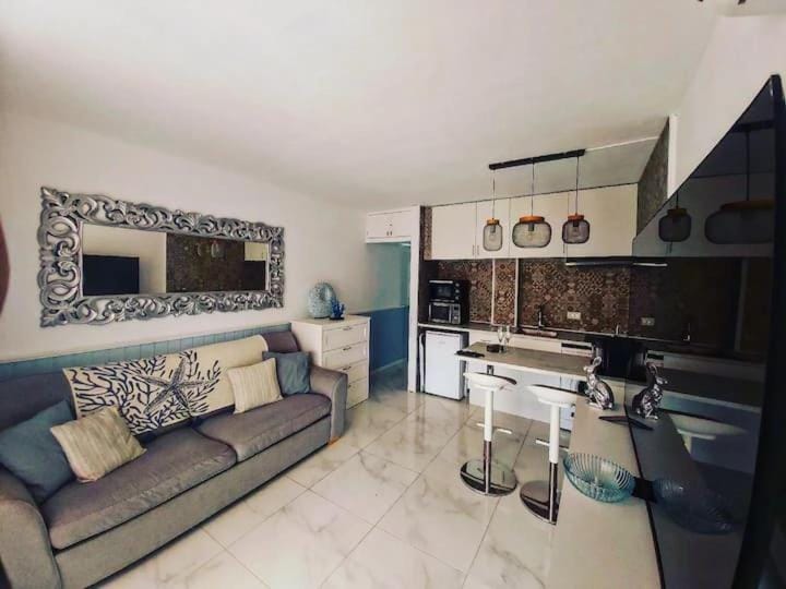 Canarian blue Suite tropical garden view & Pool Apartment in Costa del Silencio