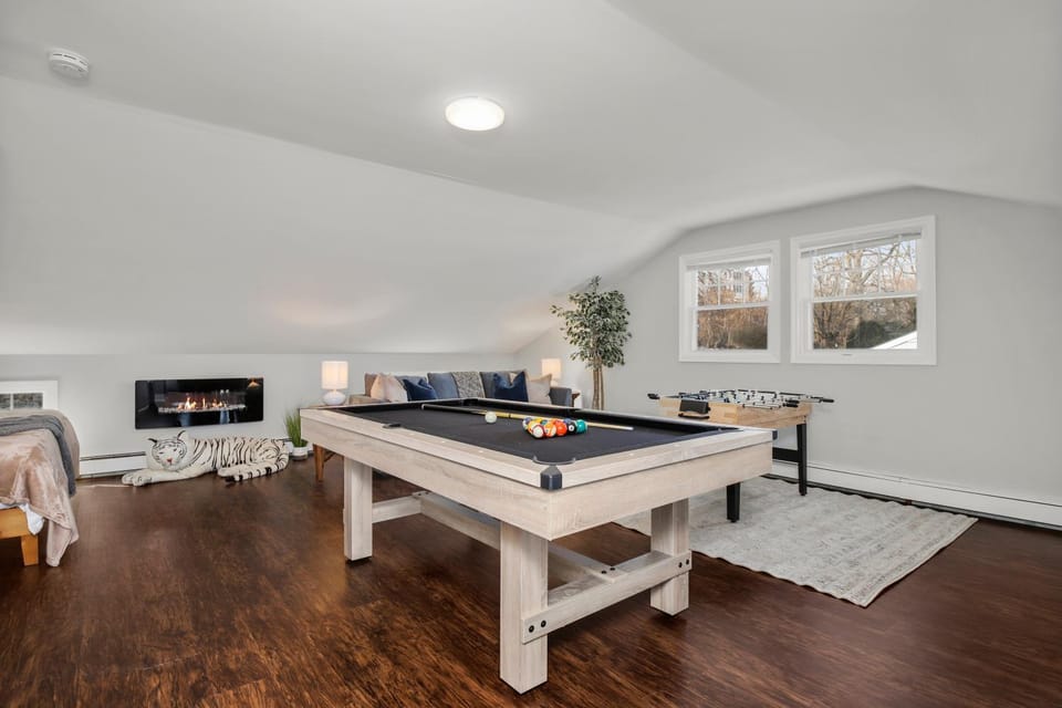 Waterview house walking distance from Cove Beach-5 mins to downtown-only 40 min to NYC House in Stamford