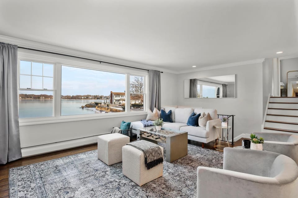 Waterview house walking distance from Cove Beach-5 mins to downtown-only 40 min to NYC House in Stamford