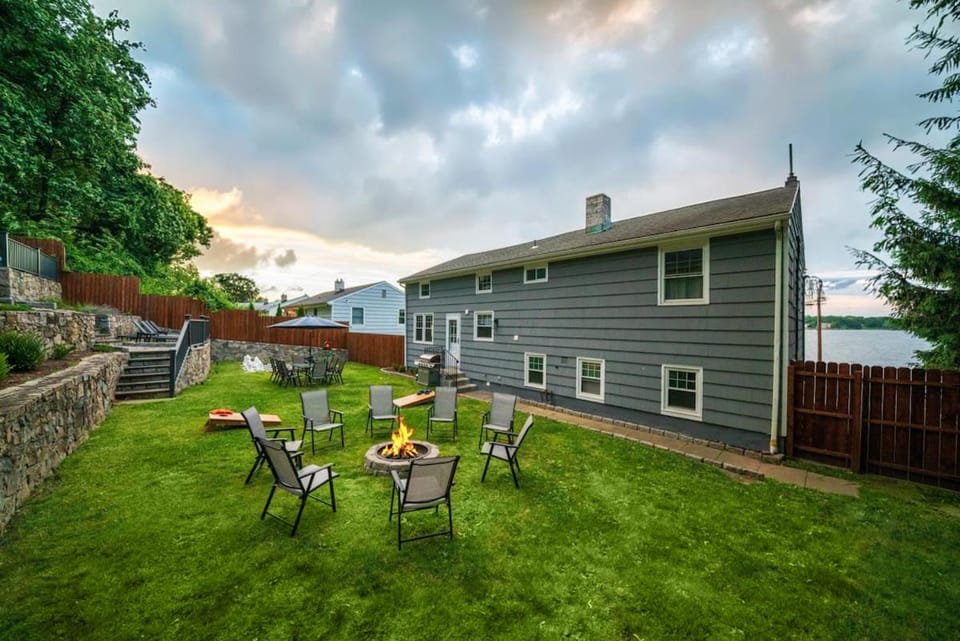5BR Waterview Home near Cove Beach, Sauna, Game Room, Fenced Backyard House in Stamford
