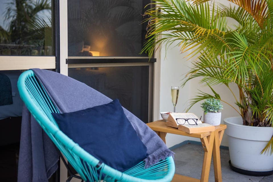 Eagles Nest On Airlie Apartment in Airlie Beach