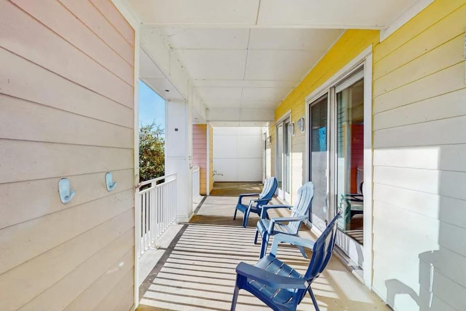 The Sanctuary - Sound Waves 132B House in Sandbridge