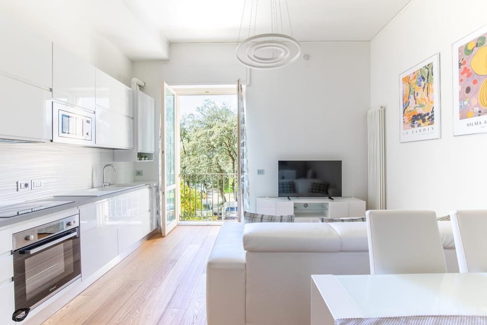 TV and multimedia, Kitchen or kitchenette, Seating area, Dining area