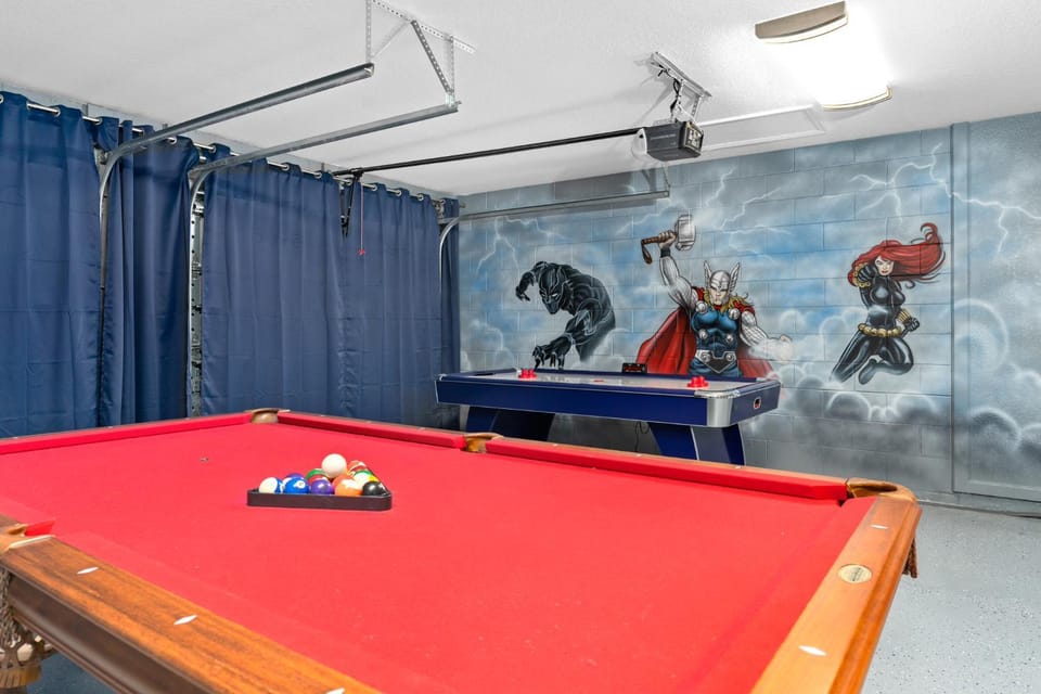 Billiard, Game Room