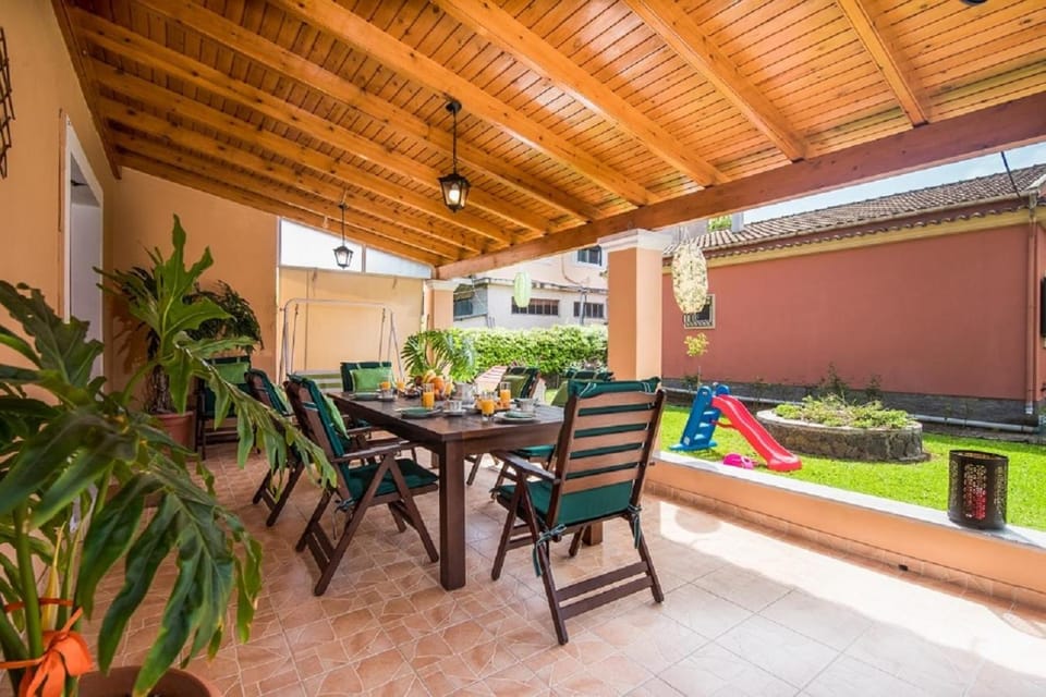 Patio, Dining area