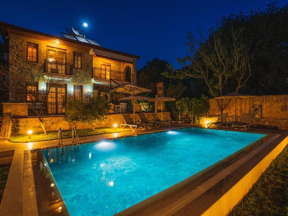 Property building, Night, Garden, Garden view, Swimming pool