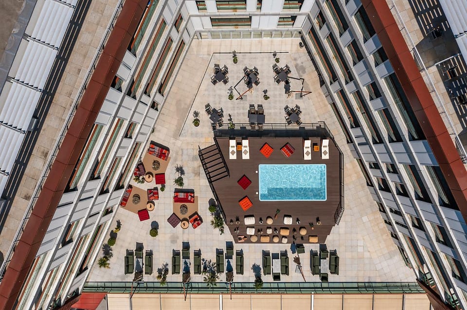 Property building, Balcony/Terrace, Swimming pool