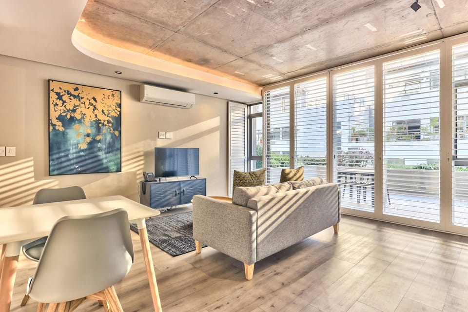One Bedroom with Balcony and City views Apartment in Cape Town