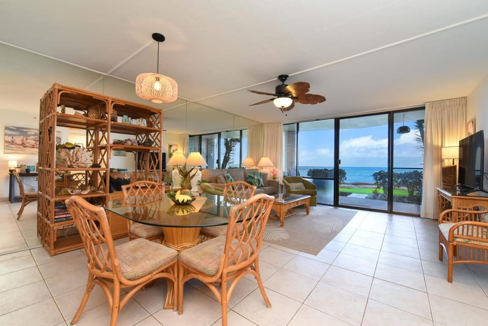View (from property/room), Living room, Dining area