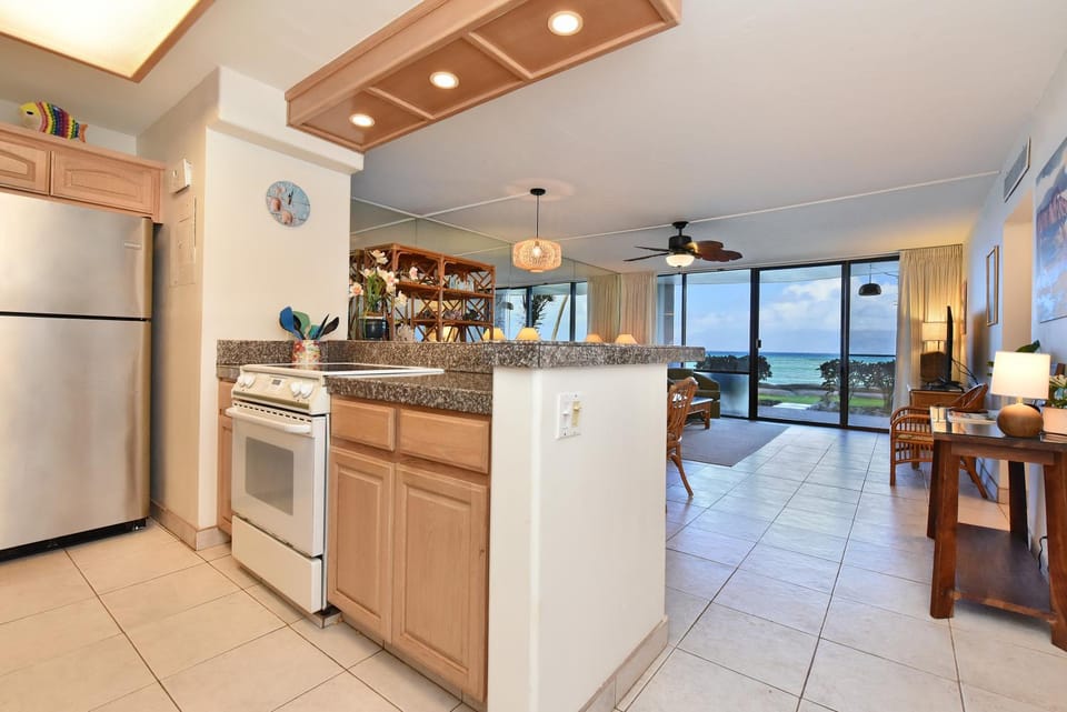 Kitchen or kitchenette, pet friendly, stove