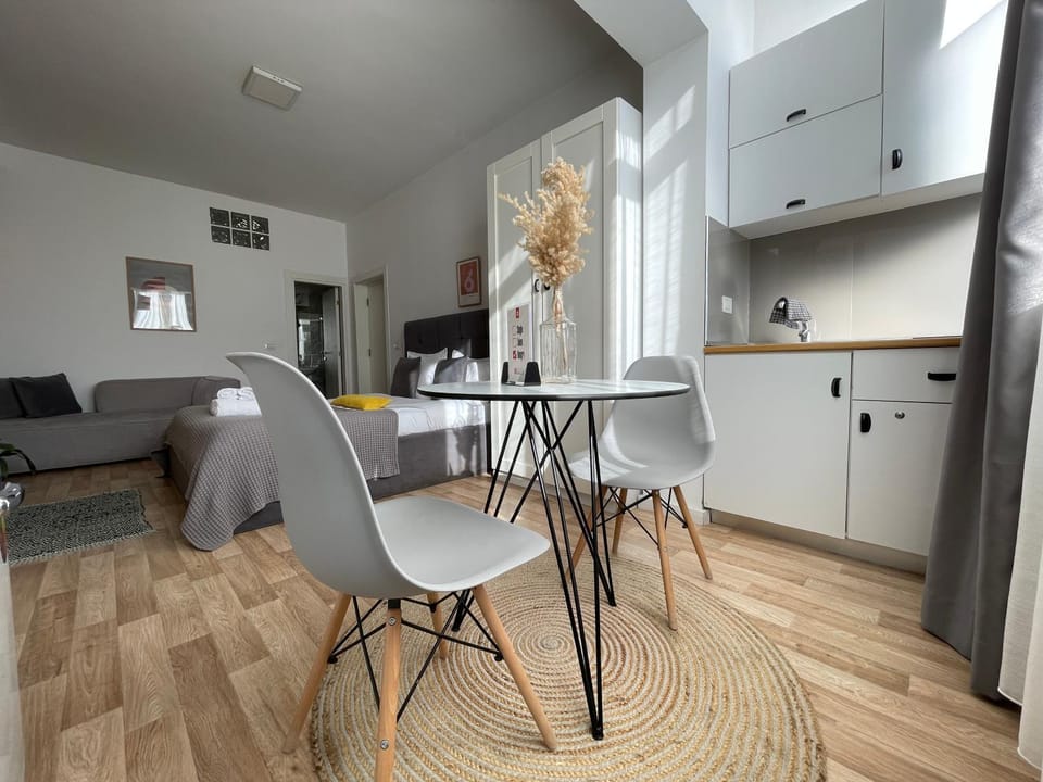 Bed, Kitchen or kitchenette, Photo of the whole room, wardrobe