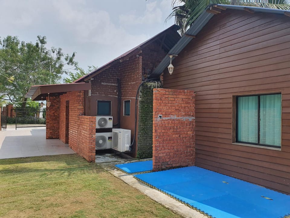 Bali Paradise Cottage Villa in Selangor, Malaysia