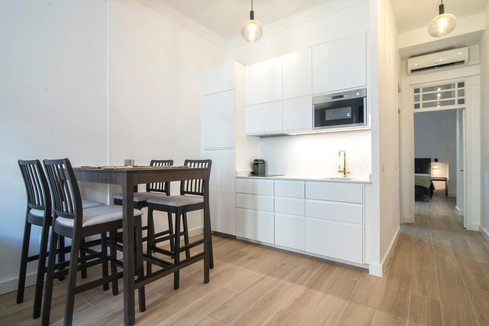 Kitchen or kitchenette, Dining area, Communal kitchen