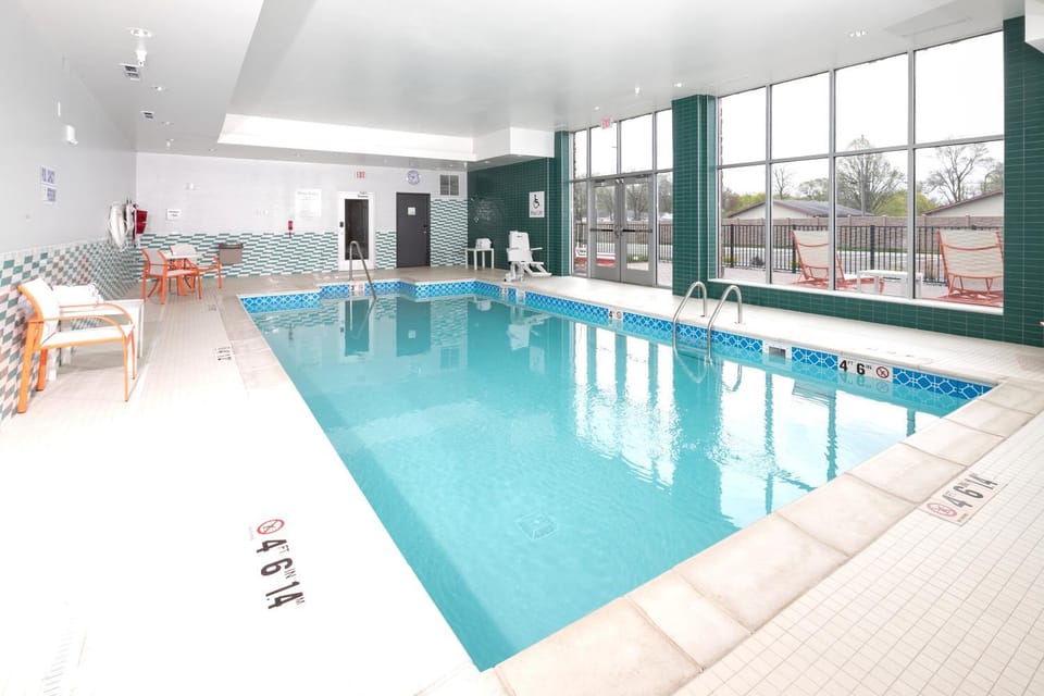 Swimming pool, Swimming pool