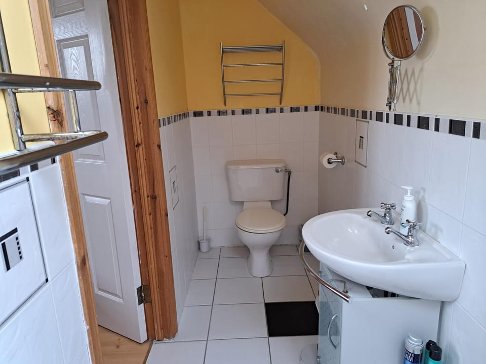 Spacious 6-Bed House 10 minutes from Knock Airport House in County Mayo