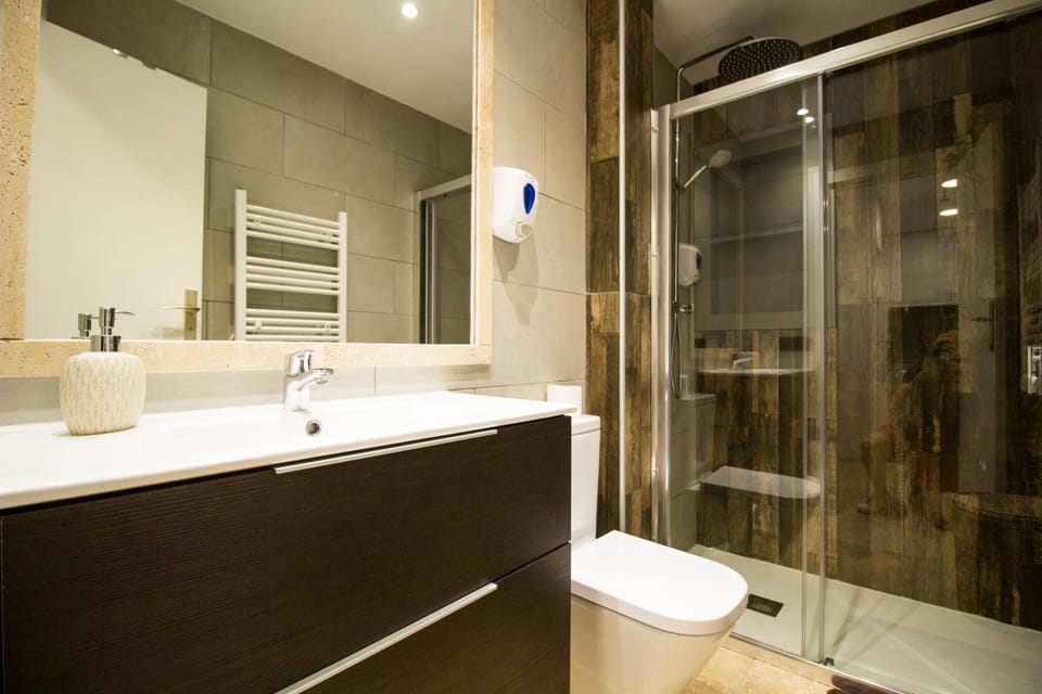 Shower, Toilet, Bathroom