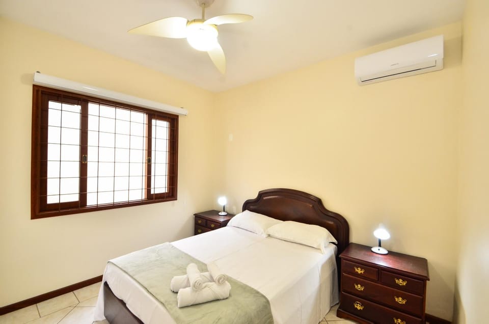 Casa 50 mts da praia em Canajurê N1375 House in Florianopolis