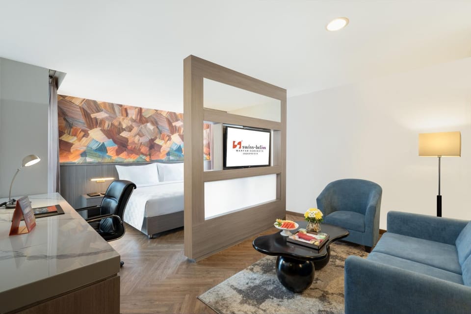 TV and multimedia, Living room, Photo of the whole room, Seating area, Bedroom